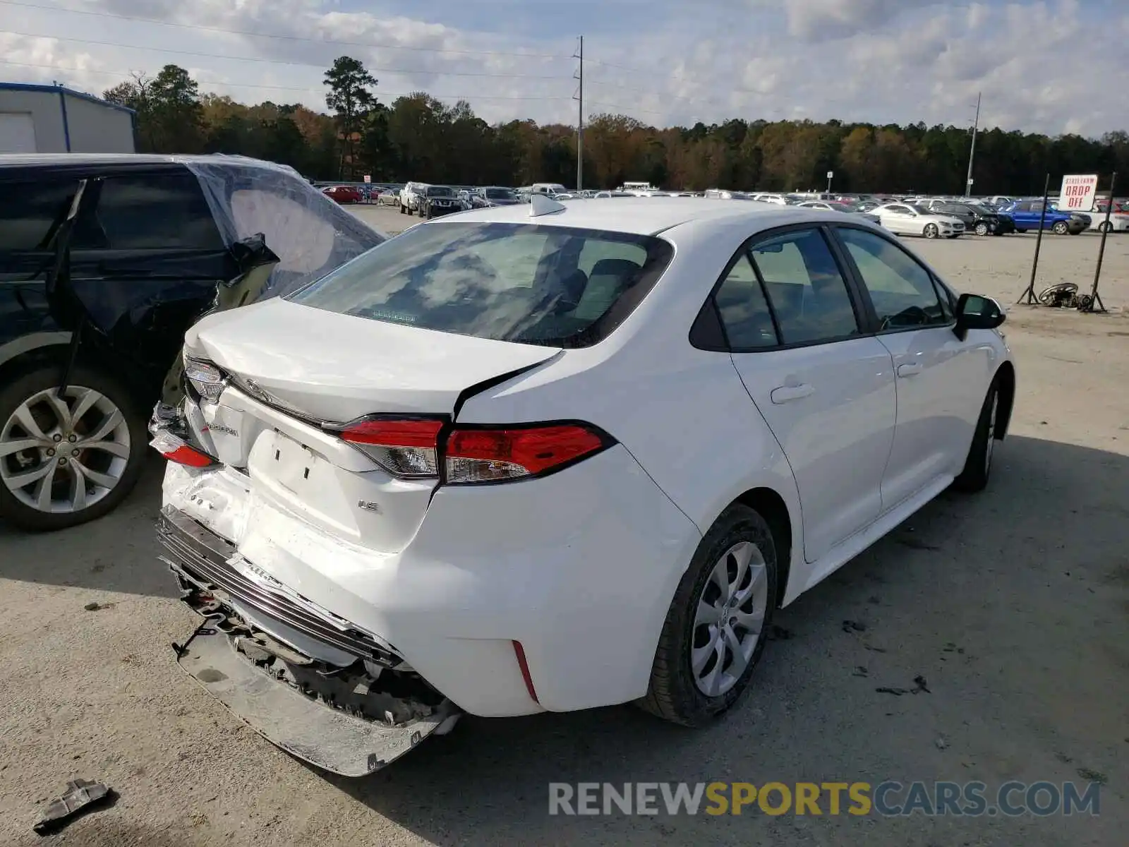 4 Photograph of a damaged car 5YFEPRAE4LP089002 TOYOTA COROLLA 2020