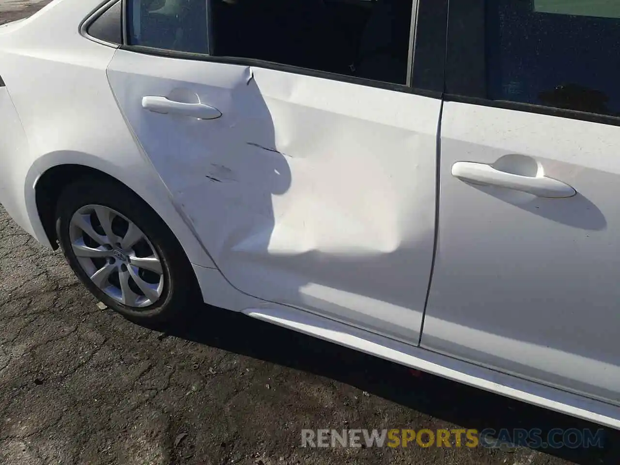 9 Photograph of a damaged car 5YFEPRAE4LP089503 TOYOTA COROLLA 2020