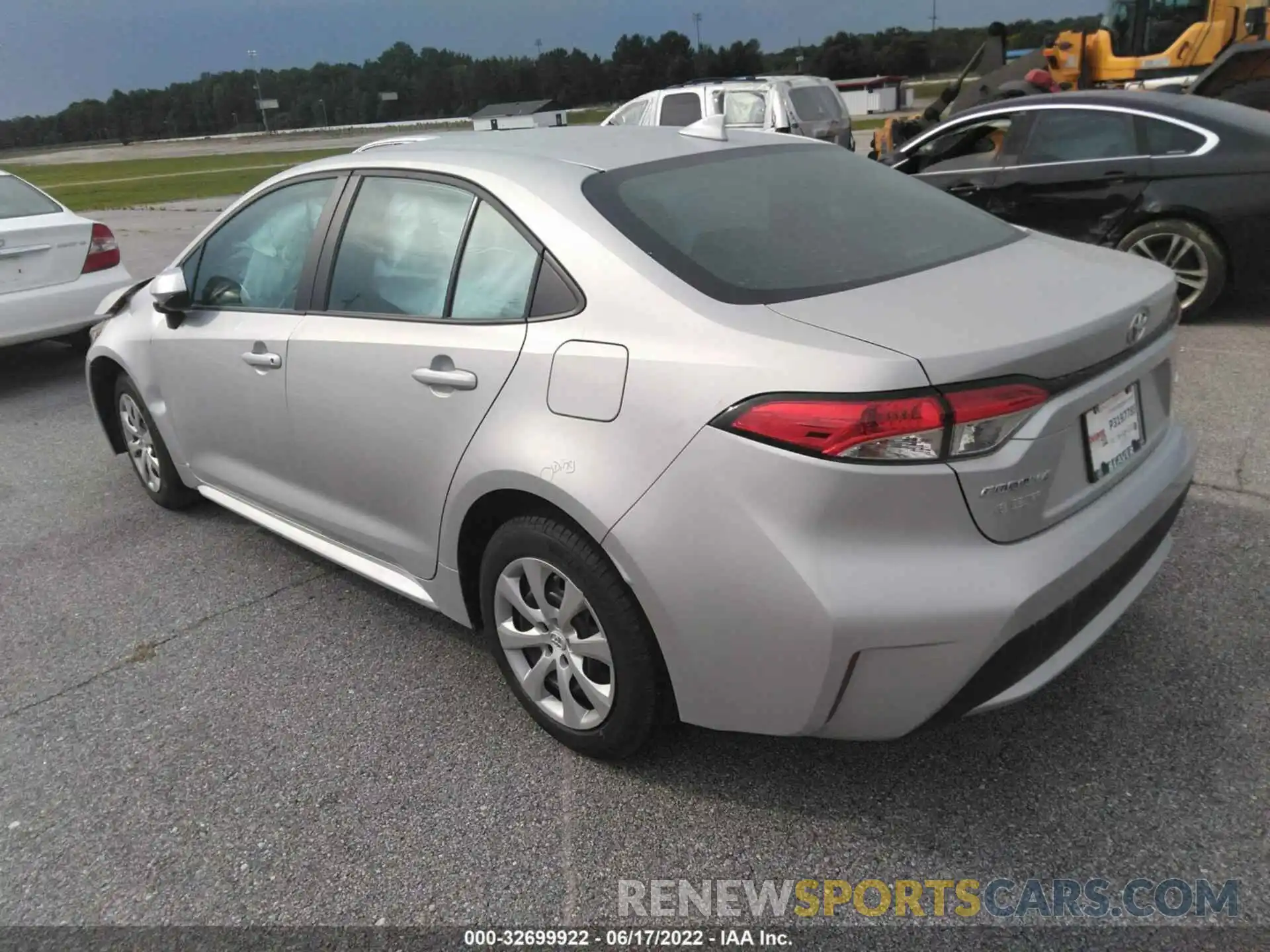 3 Photograph of a damaged car 5YFEPRAE4LP089730 TOYOTA COROLLA 2020