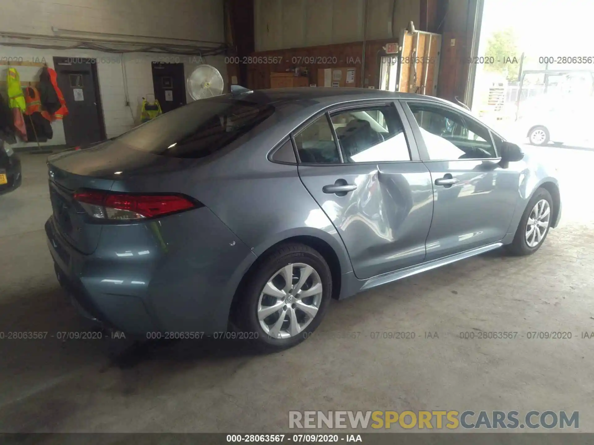 4 Photograph of a damaged car 5YFEPRAE4LP089937 TOYOTA COROLLA 2020