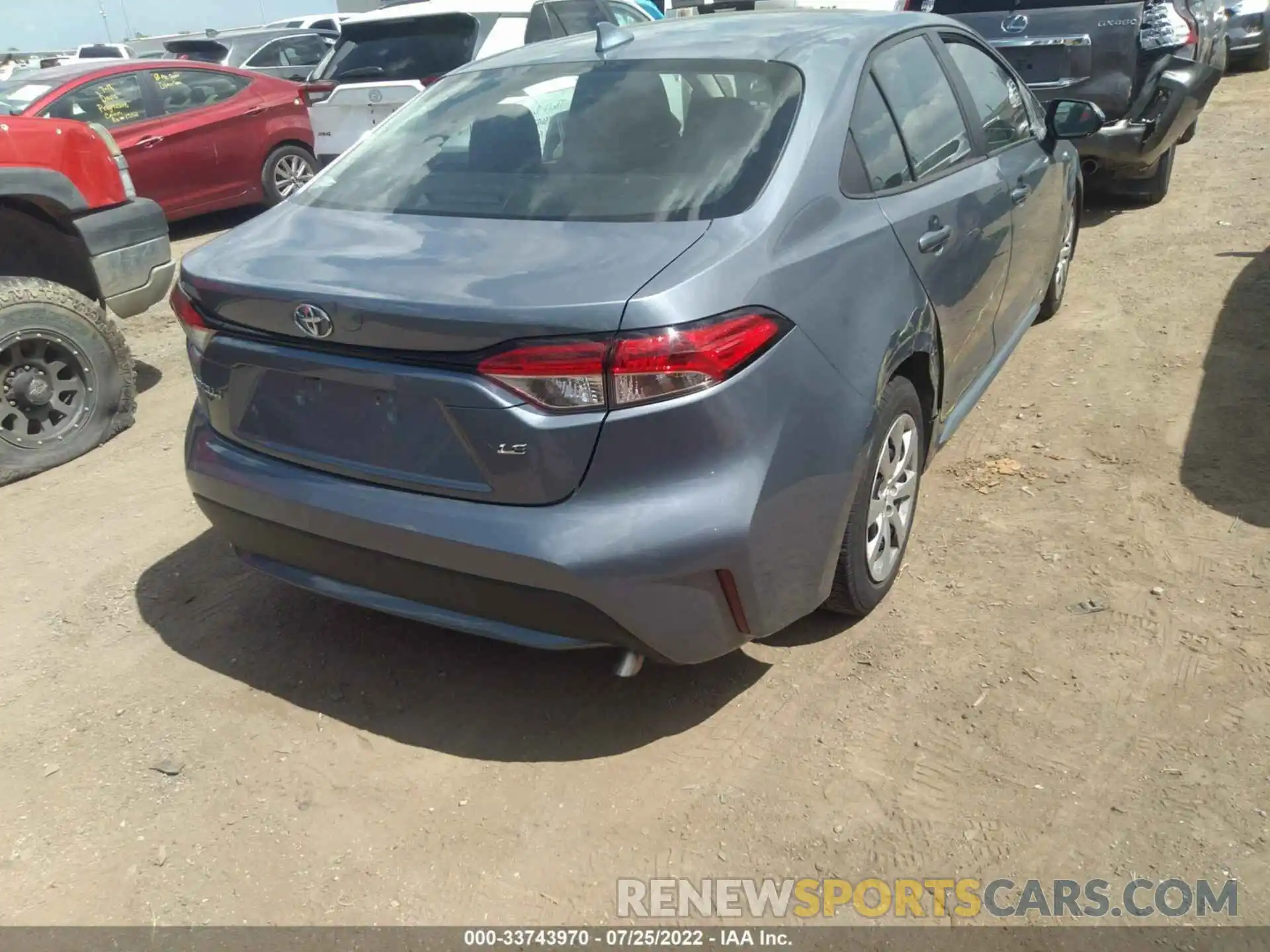 4 Photograph of a damaged car 5YFEPRAE4LP090036 TOYOTA COROLLA 2020