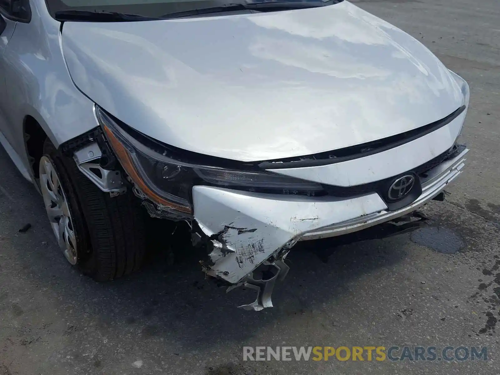 9 Photograph of a damaged car 5YFEPRAE4LP090344 TOYOTA COROLLA 2020