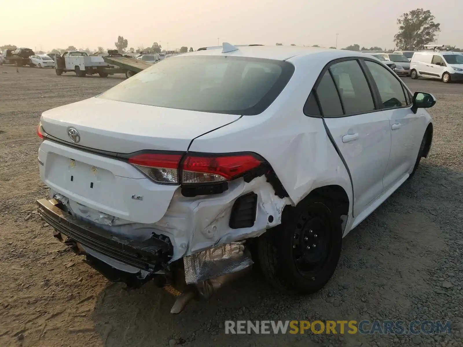 4 Photograph of a damaged car 5YFEPRAE4LP090733 TOYOTA COROLLA 2020