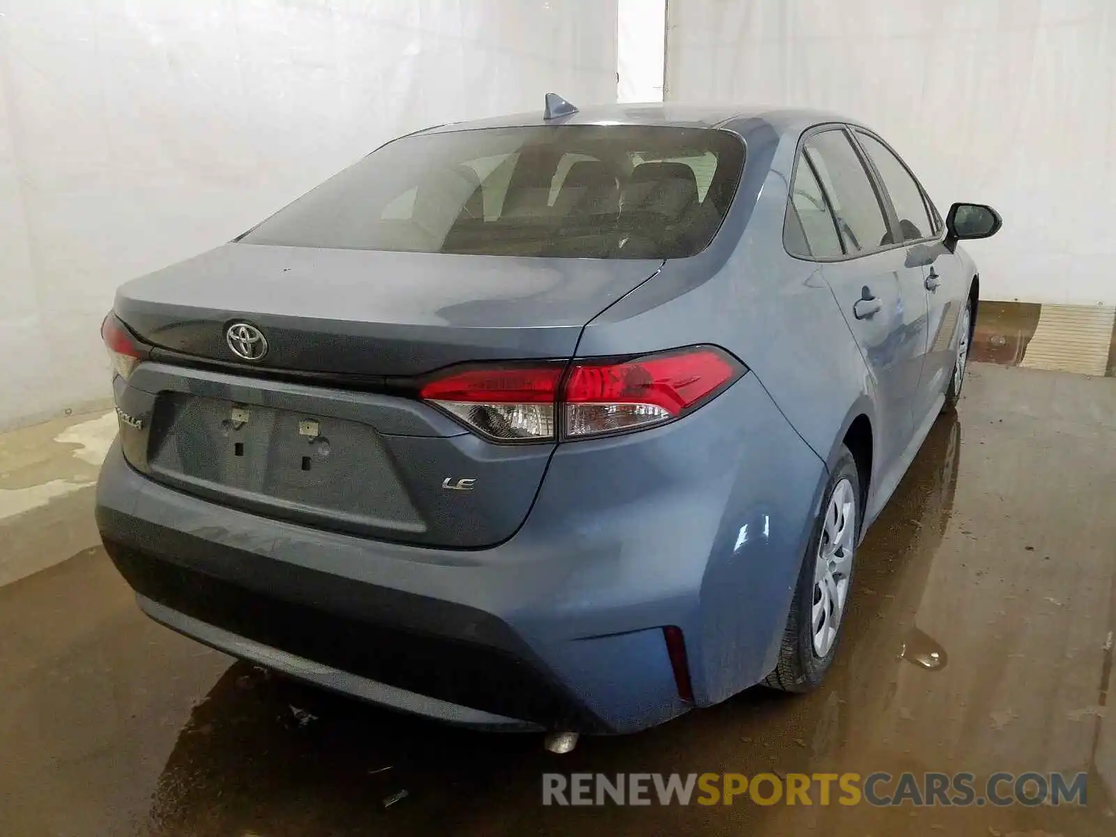 4 Photograph of a damaged car 5YFEPRAE4LP090831 TOYOTA COROLLA 2020