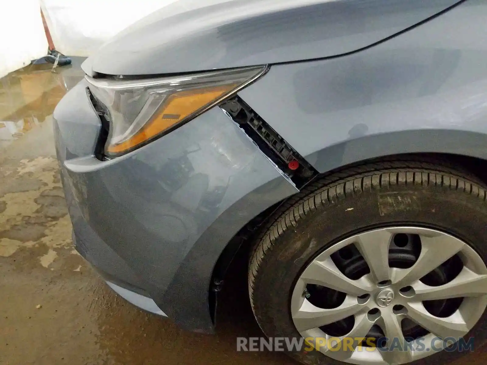 9 Photograph of a damaged car 5YFEPRAE4LP090831 TOYOTA COROLLA 2020