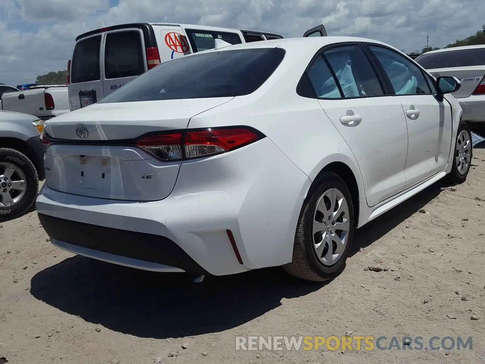 4 Photograph of a damaged car 5YFEPRAE4LP091235 TOYOTA COROLLA 2020