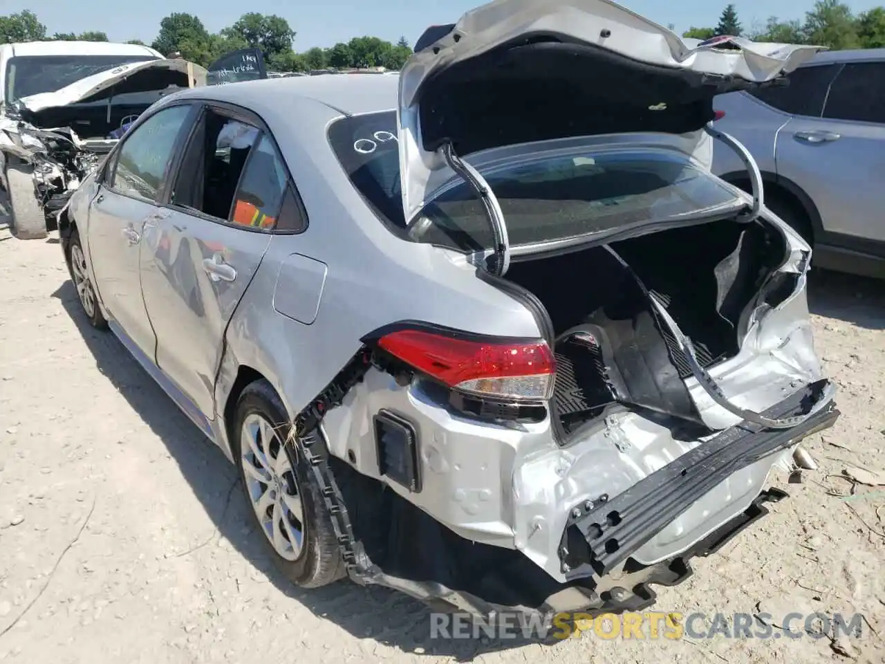 3 Photograph of a damaged car 5YFEPRAE4LP091655 TOYOTA COROLLA 2020