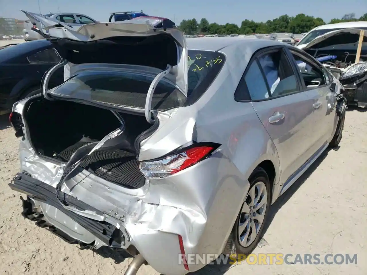 4 Photograph of a damaged car 5YFEPRAE4LP091655 TOYOTA COROLLA 2020