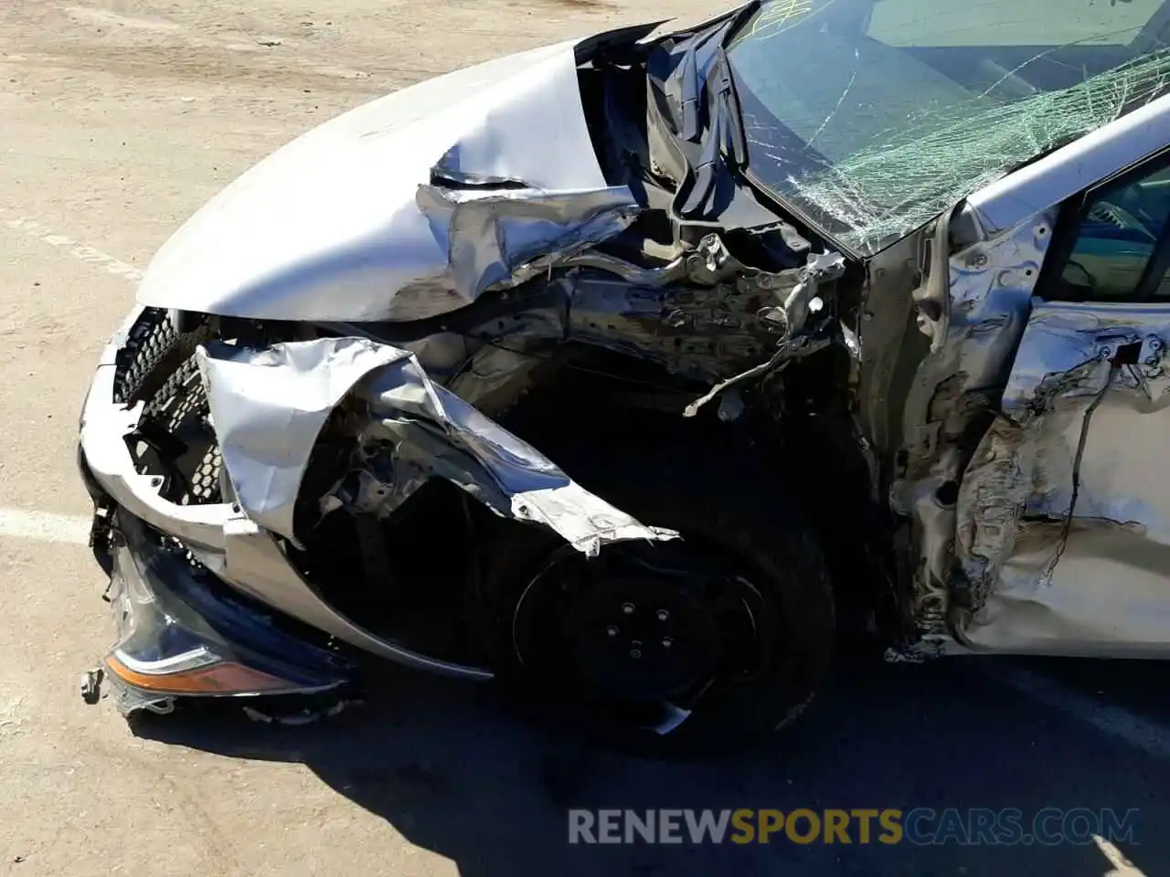 9 Photograph of a damaged car 5YFEPRAE4LP095155 TOYOTA COROLLA 2020