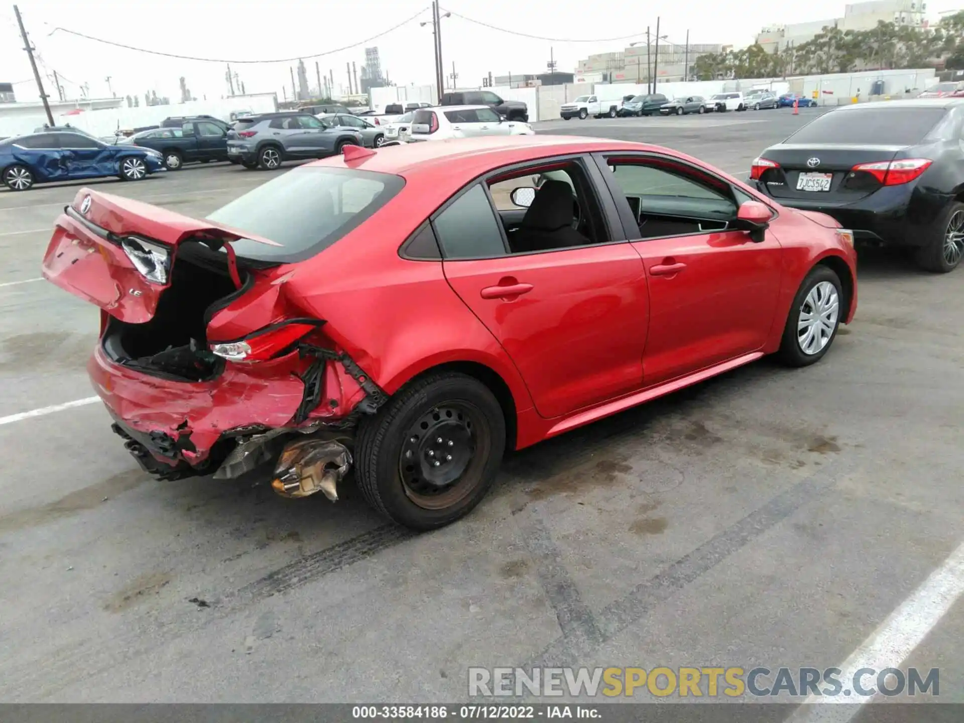 4 Photograph of a damaged car 5YFEPRAE4LP096046 TOYOTA COROLLA 2020