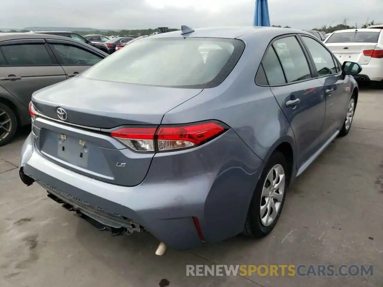 4 Photograph of a damaged car 5YFEPRAE4LP096600 TOYOTA COROLLA 2020