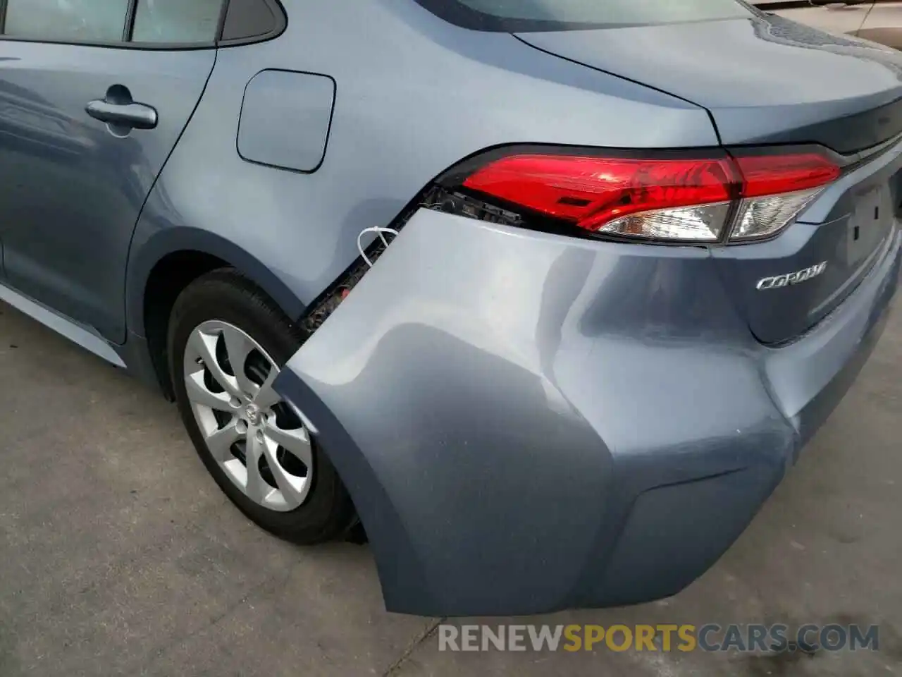 9 Photograph of a damaged car 5YFEPRAE4LP096600 TOYOTA COROLLA 2020