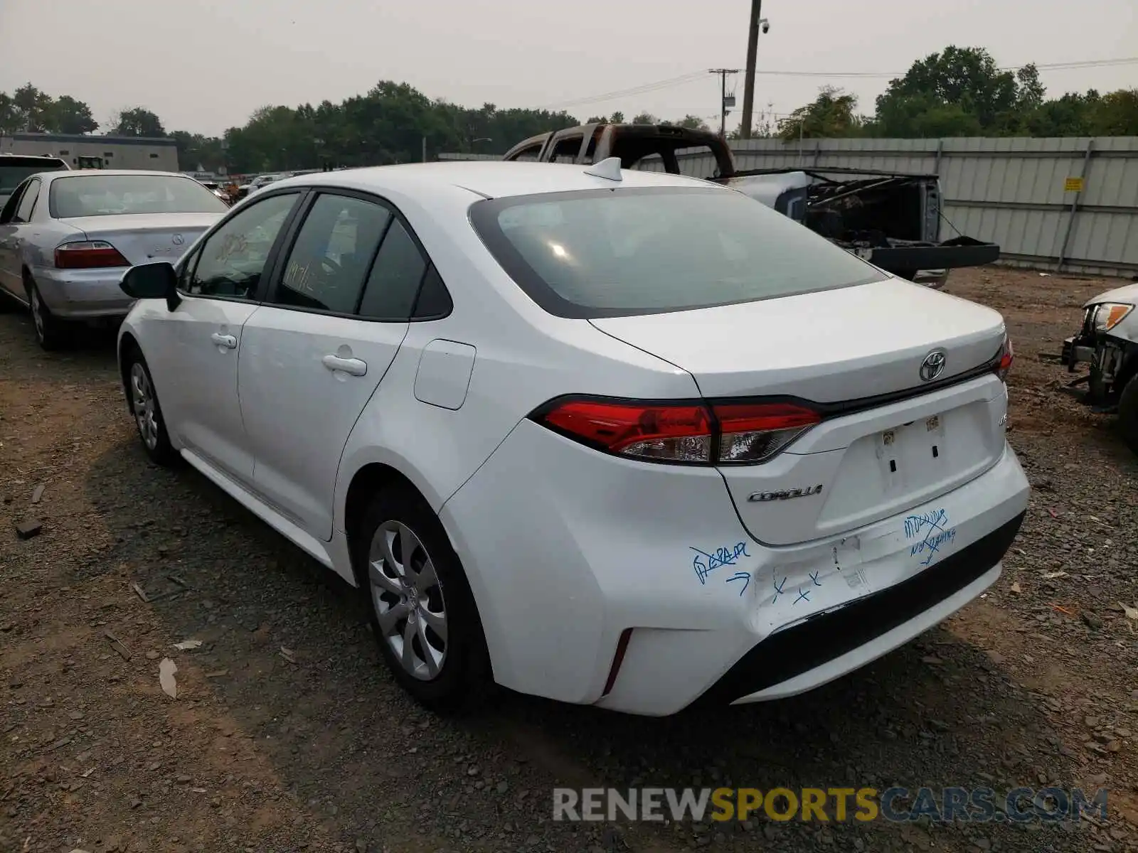 3 Photograph of a damaged car 5YFEPRAE4LP096645 TOYOTA COROLLA 2020