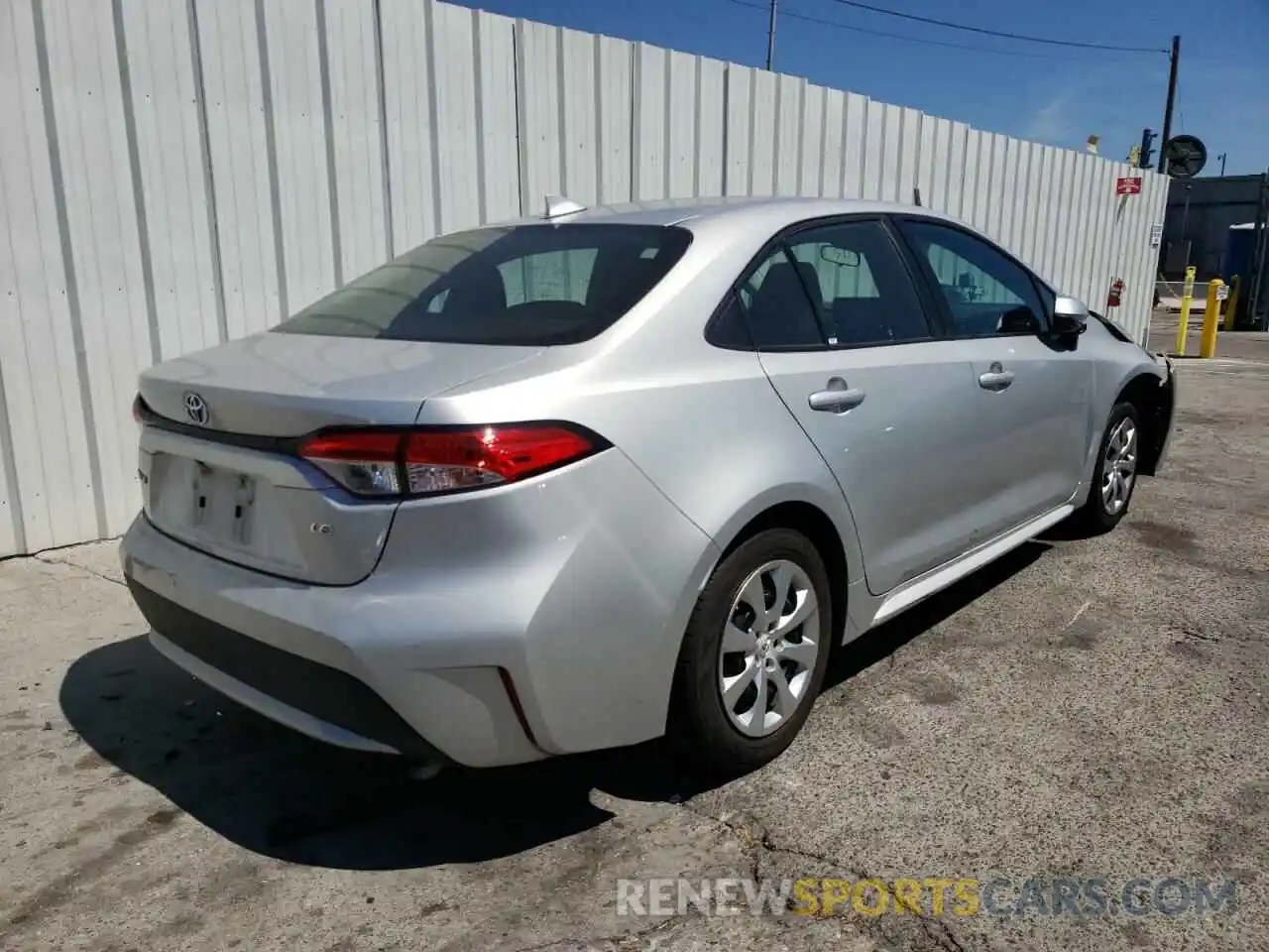 4 Photograph of a damaged car 5YFEPRAE4LP097357 TOYOTA COROLLA 2020