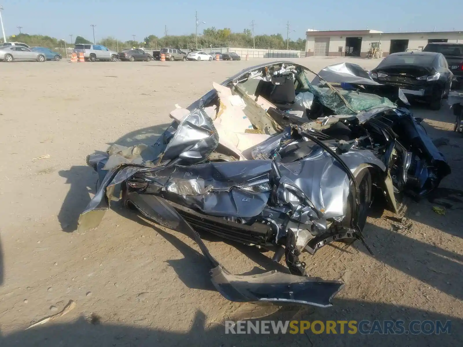 4 Photograph of a damaged car 5YFEPRAE4LP098203 TOYOTA COROLLA 2020