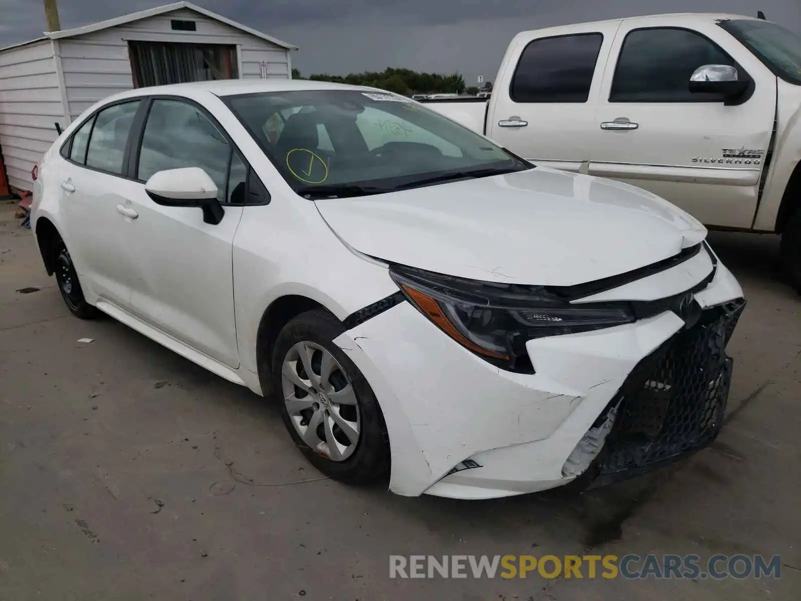 1 Photograph of a damaged car 5YFEPRAE4LP098220 TOYOTA COROLLA 2020