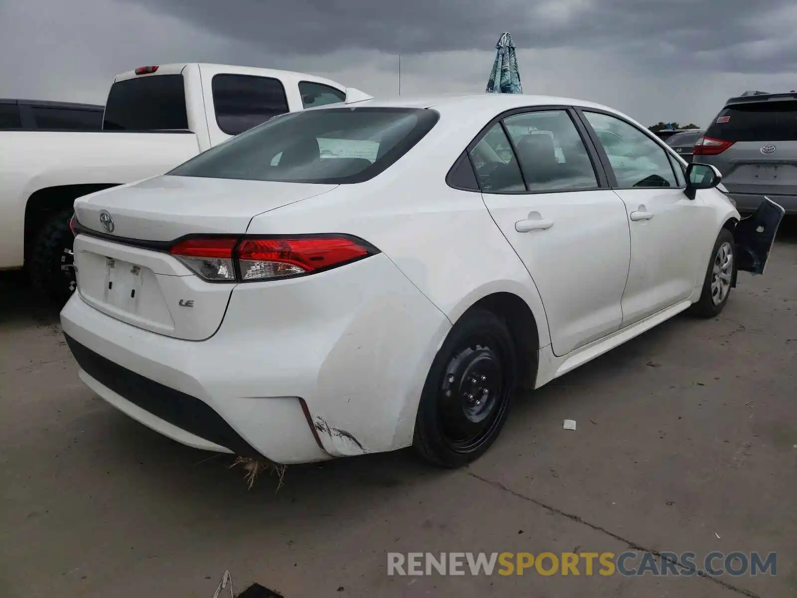 4 Photograph of a damaged car 5YFEPRAE4LP098220 TOYOTA COROLLA 2020