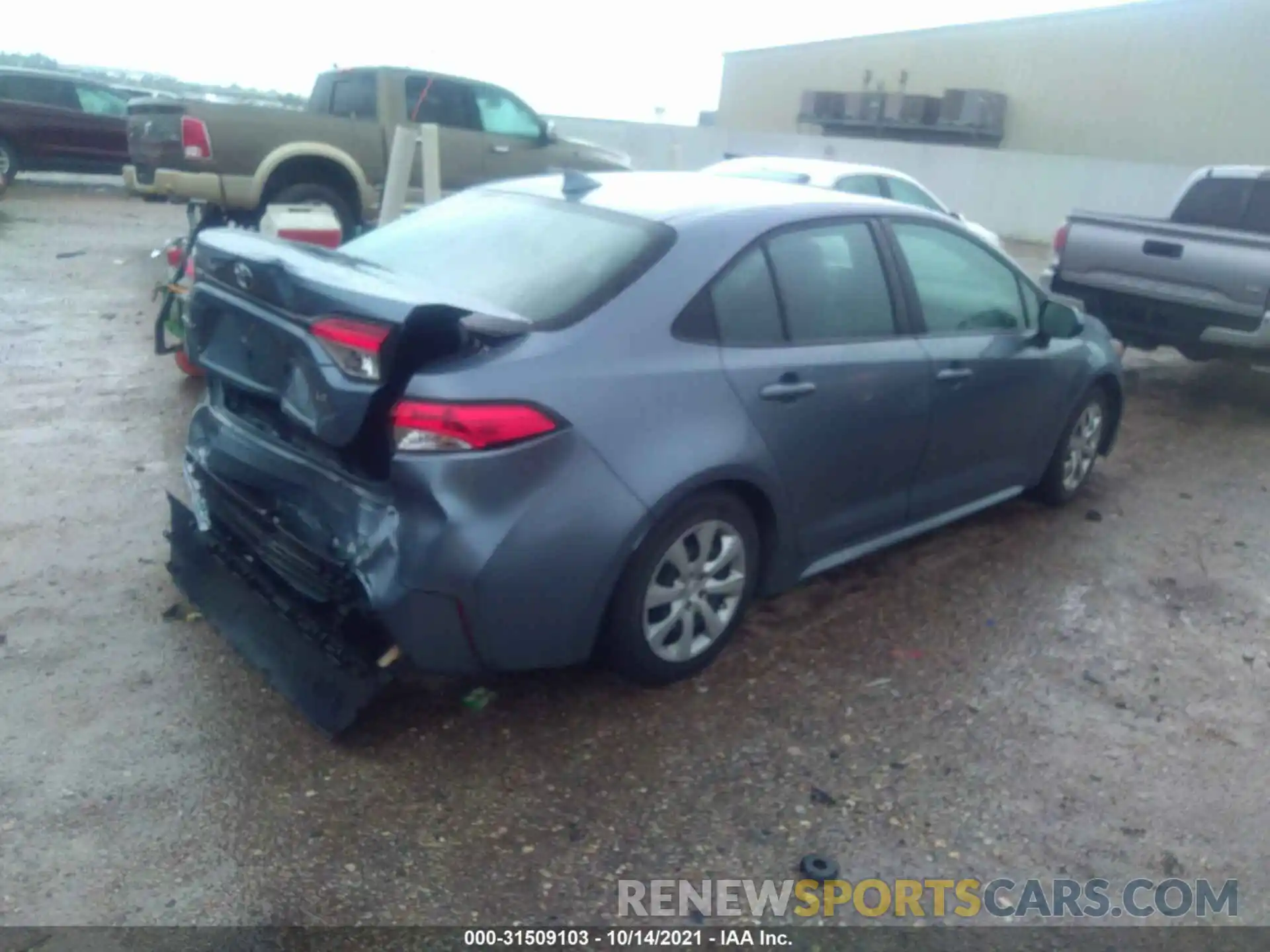 4 Photograph of a damaged car 5YFEPRAE4LP098587 TOYOTA COROLLA 2020