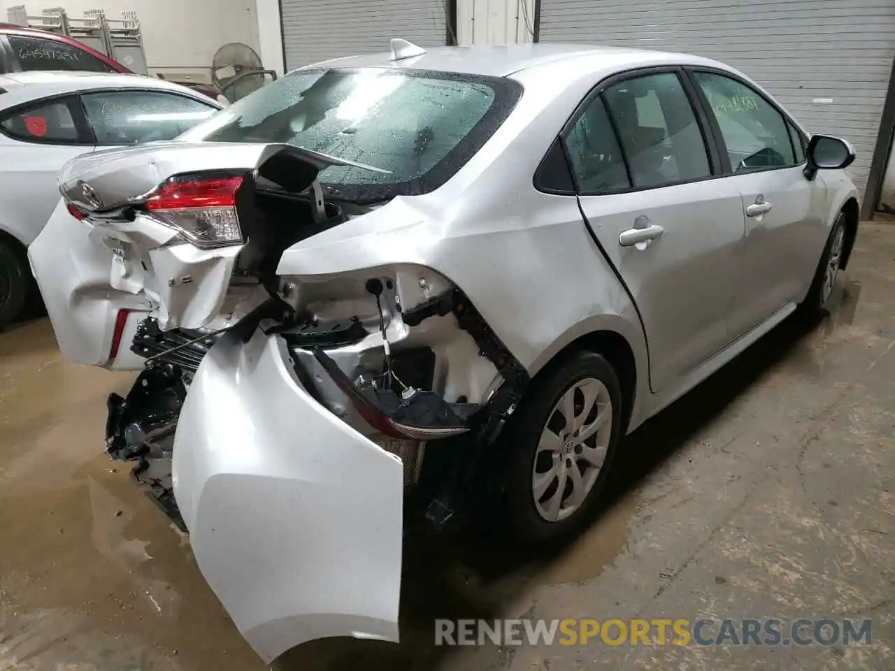 4 Photograph of a damaged car 5YFEPRAE4LP100399 TOYOTA COROLLA 2020