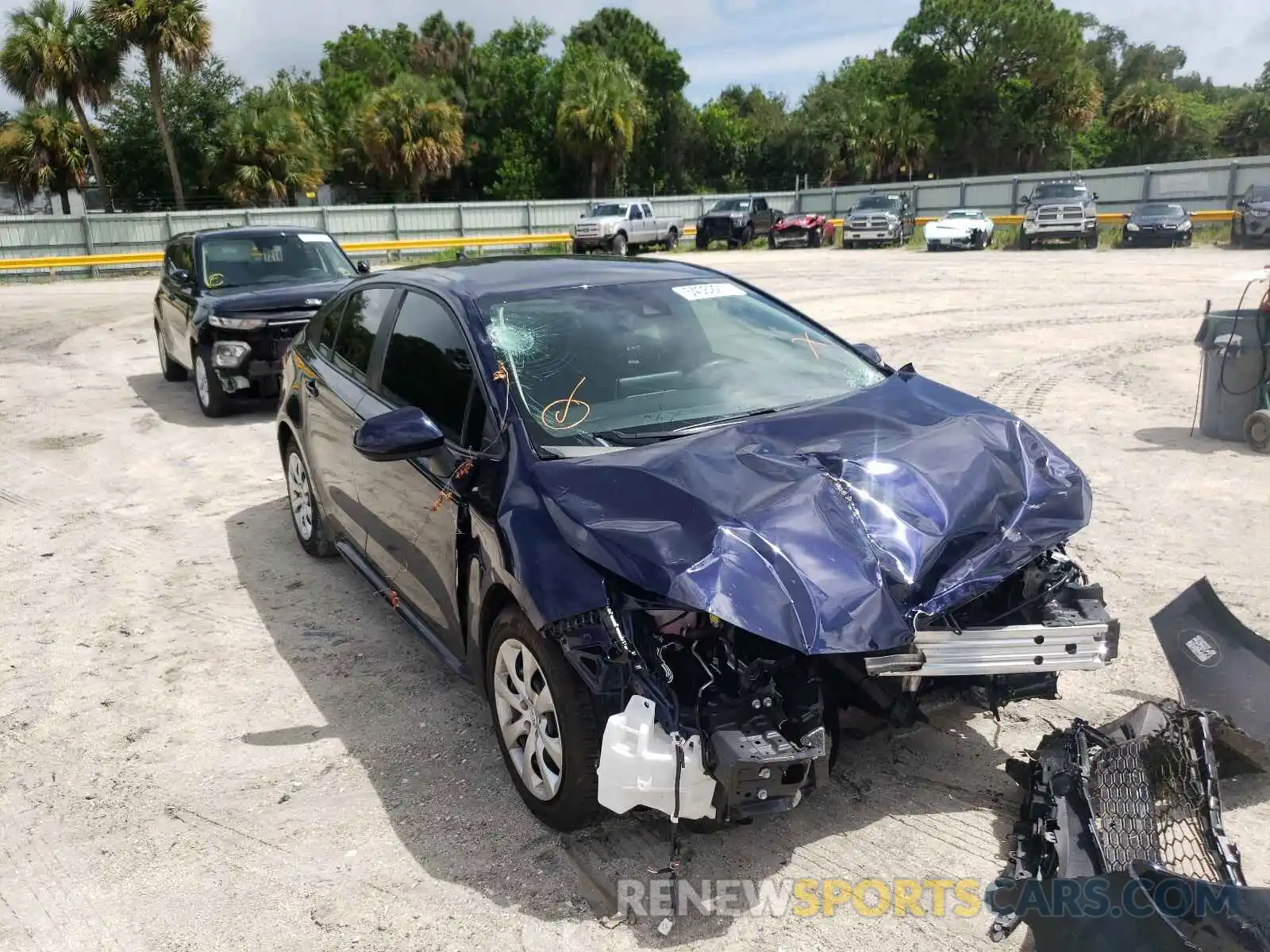 1 Photograph of a damaged car 5YFEPRAE4LP101424 TOYOTA COROLLA 2020