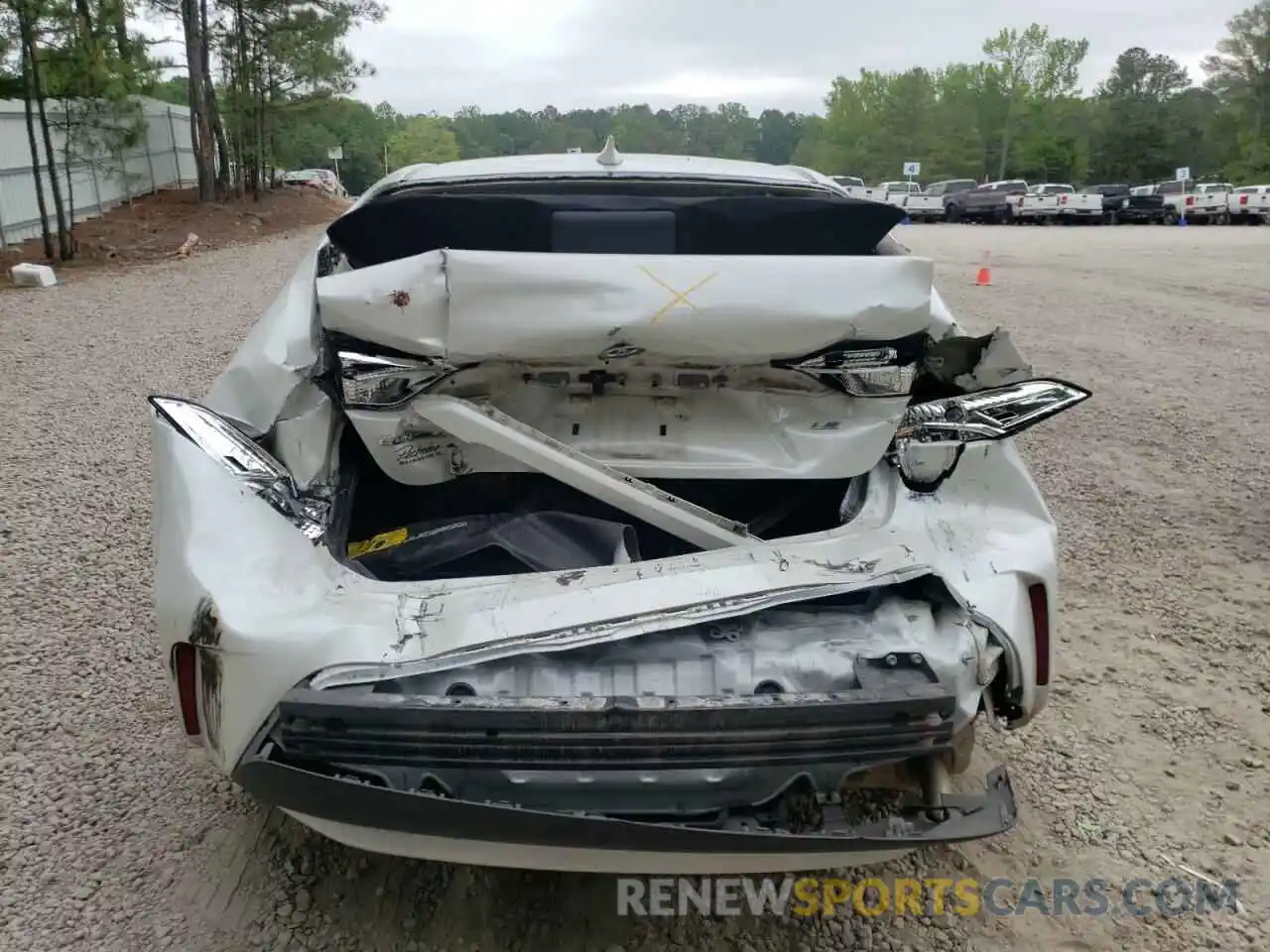 9 Photograph of a damaged car 5YFEPRAE4LP101522 TOYOTA COROLLA 2020