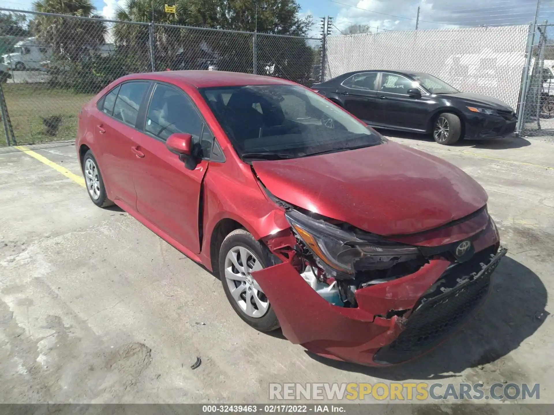 1 Photograph of a damaged car 5YFEPRAE4LP103402 TOYOTA COROLLA 2020