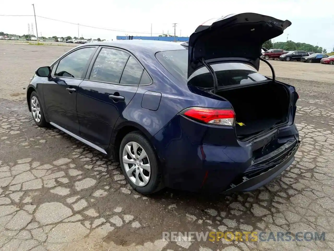 3 Photograph of a damaged car 5YFEPRAE4LP105098 TOYOTA COROLLA 2020