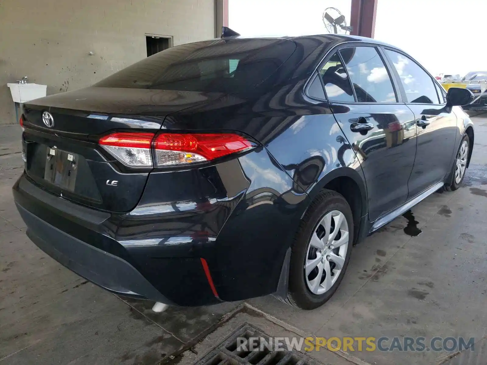 4 Photograph of a damaged car 5YFEPRAE4LP105246 TOYOTA COROLLA 2020