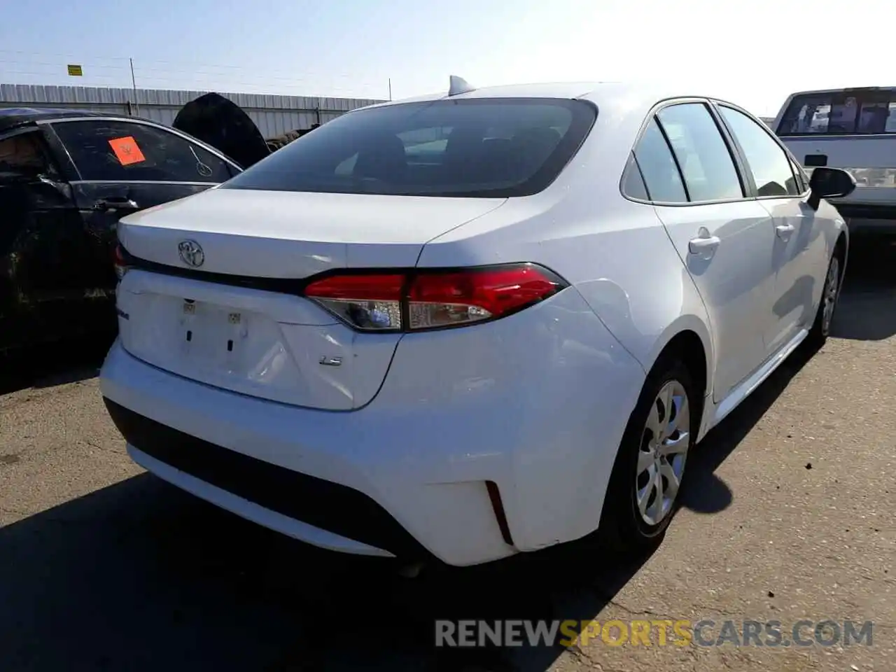 4 Photograph of a damaged car 5YFEPRAE4LP106526 TOYOTA COROLLA 2020