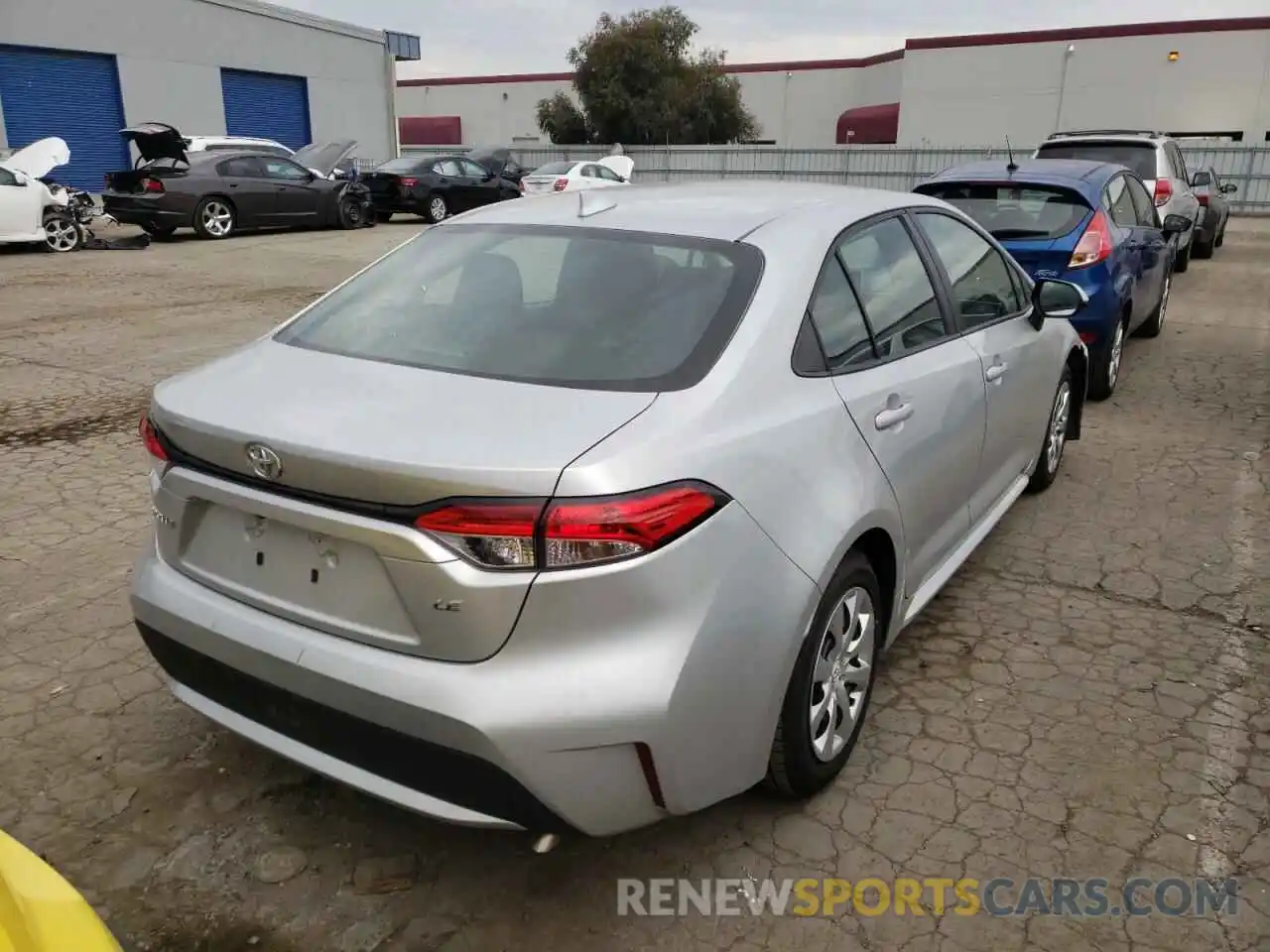 4 Photograph of a damaged car 5YFEPRAE4LP107062 TOYOTA COROLLA 2020