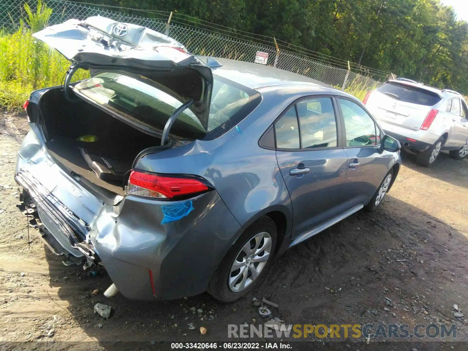 4 Photograph of a damaged car 5YFEPRAE4LP109104 TOYOTA COROLLA 2020