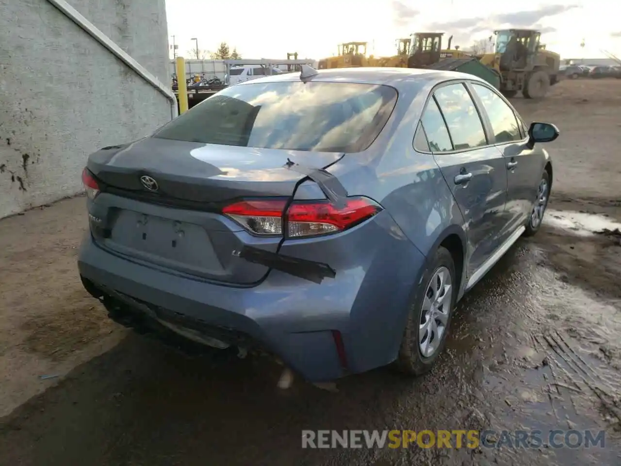 4 Photograph of a damaged car 5YFEPRAE4LP109992 TOYOTA COROLLA 2020