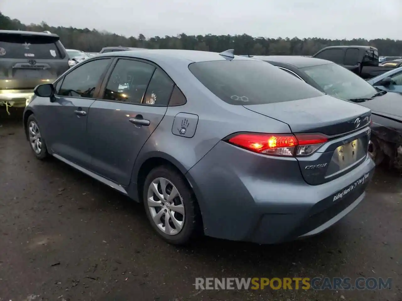 3 Photograph of a damaged car 5YFEPRAE4LP110205 TOYOTA COROLLA 2020