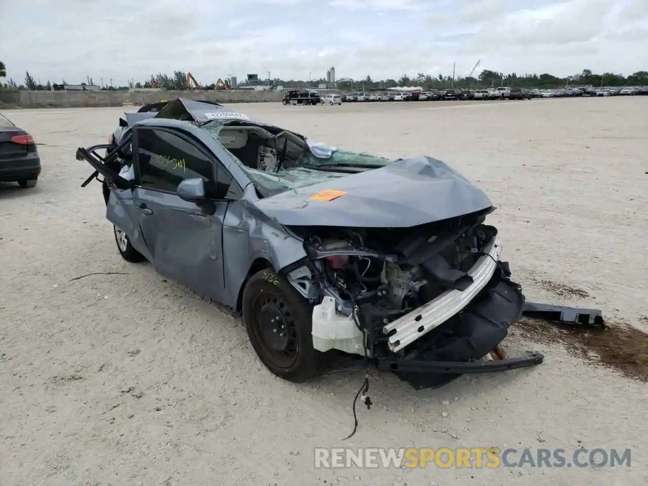 1 Photograph of a damaged car 5YFEPRAE4LP110737 TOYOTA COROLLA 2020