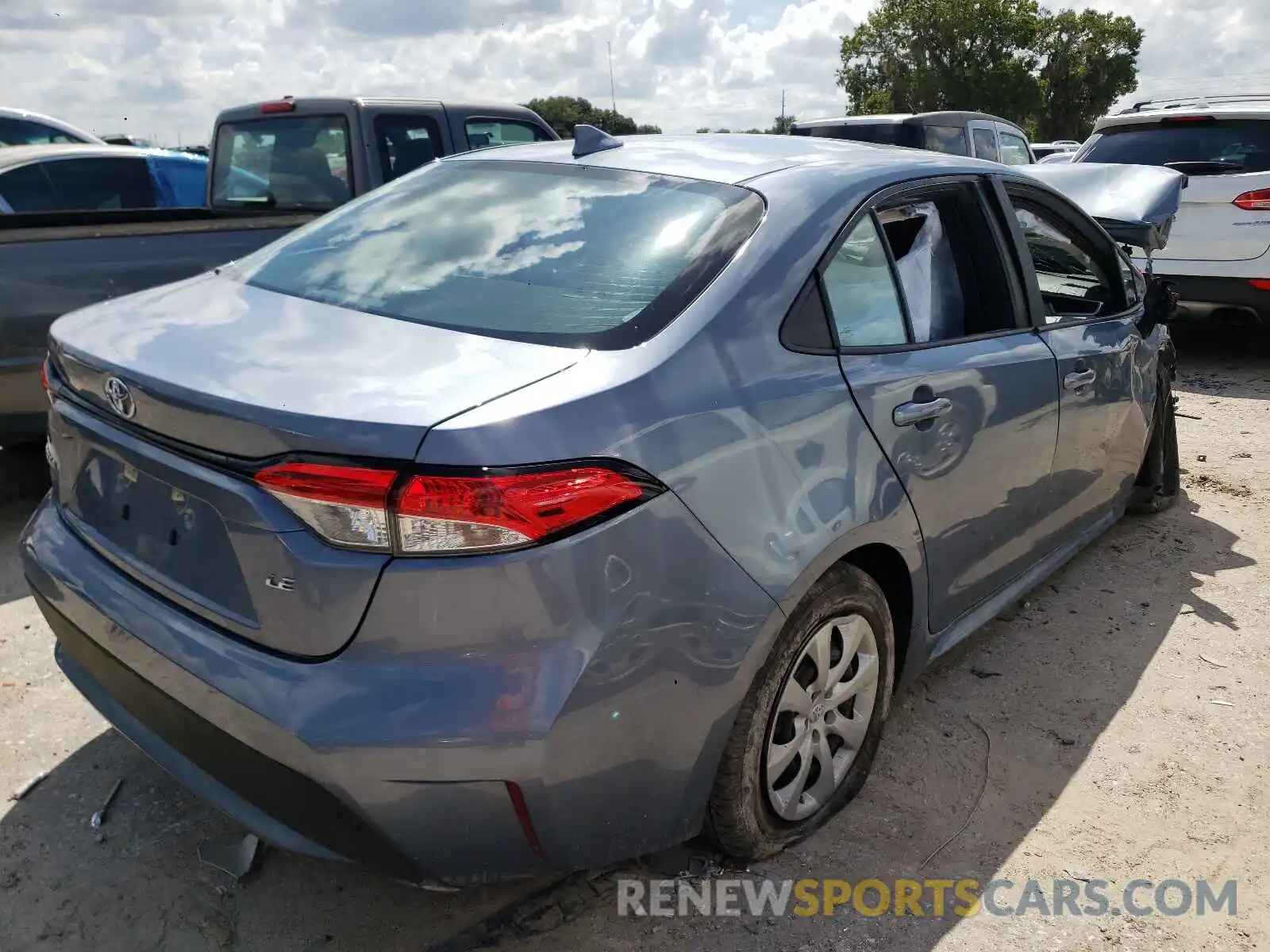 4 Photograph of a damaged car 5YFEPRAE4LP113346 TOYOTA COROLLA 2020