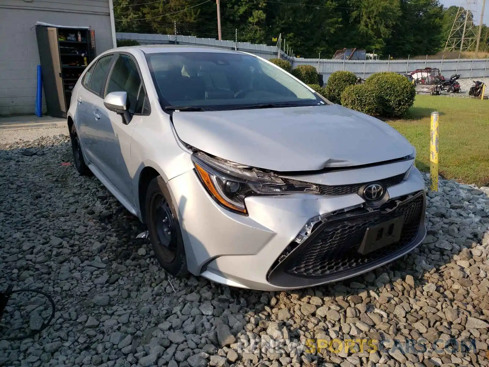 1 Photograph of a damaged car 5YFEPRAE4LP116571 TOYOTA COROLLA 2020