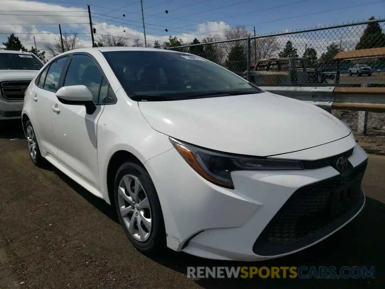 1 Photograph of a damaged car 5YFEPRAE4LP117171 TOYOTA COROLLA 2020