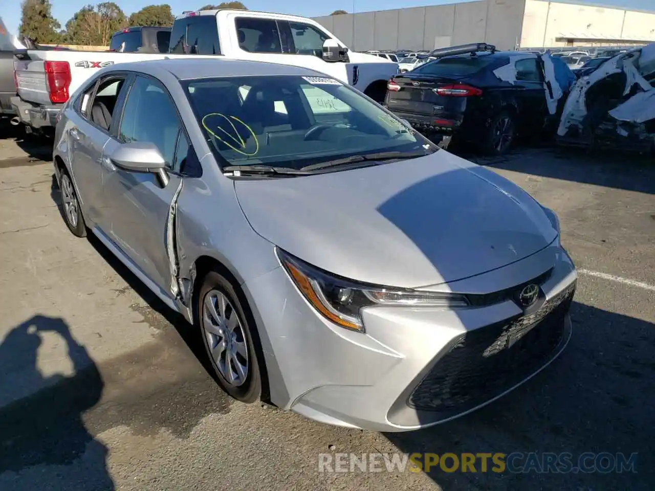 1 Photograph of a damaged car 5YFEPRAE4LP118403 TOYOTA COROLLA 2020