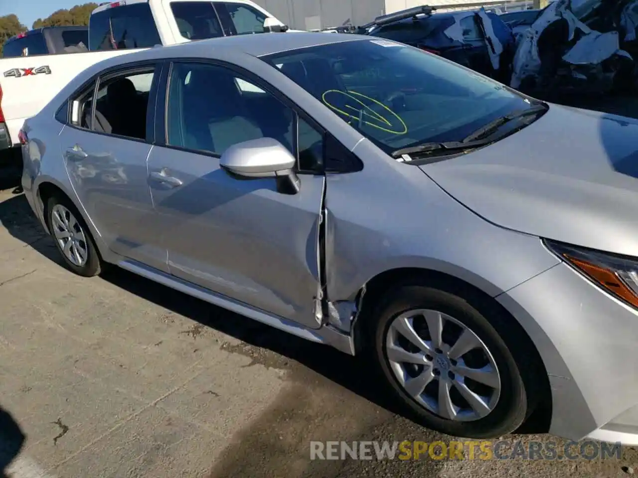 9 Photograph of a damaged car 5YFEPRAE4LP118403 TOYOTA COROLLA 2020