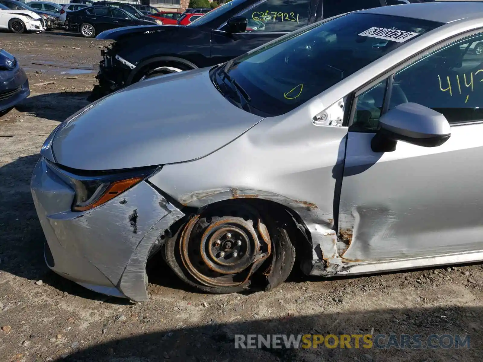 9 Photograph of a damaged car 5YFEPRAE4LP120085 TOYOTA COROLLA 2020