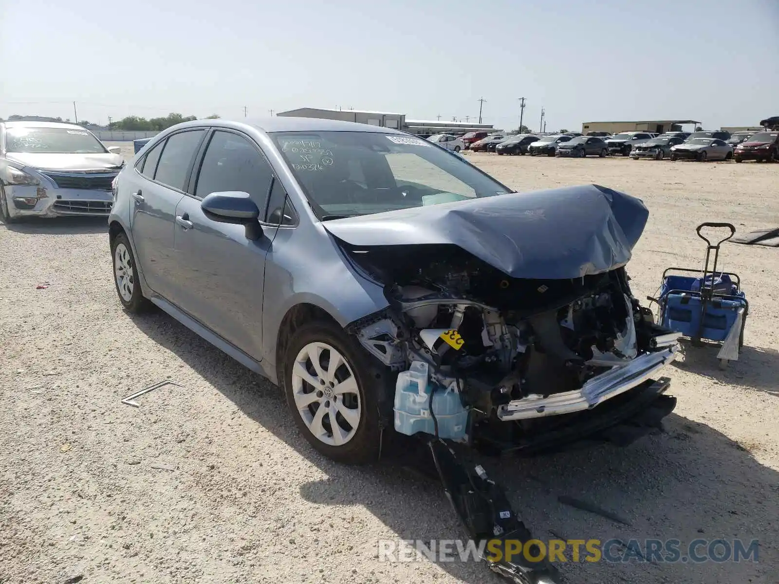 1 Photograph of a damaged car 5YFEPRAE4LP120376 TOYOTA COROLLA 2020