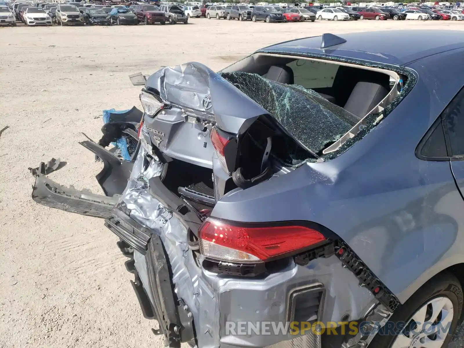 9 Photograph of a damaged car 5YFEPRAE4LP120376 TOYOTA COROLLA 2020