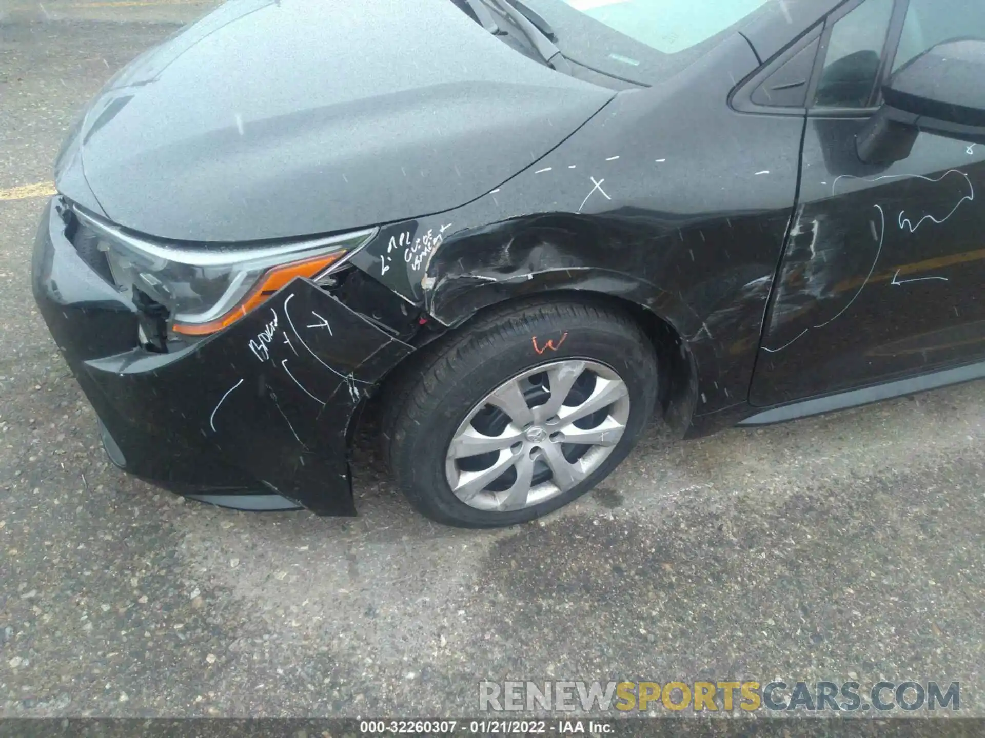 6 Photograph of a damaged car 5YFEPRAE4LP120474 TOYOTA COROLLA 2020