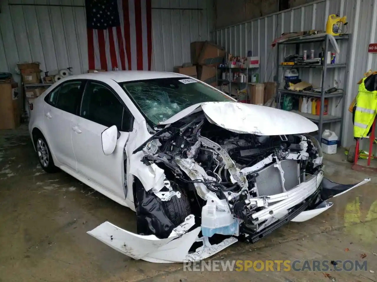 1 Photograph of a damaged car 5YFEPRAE4LP121432 TOYOTA COROLLA 2020