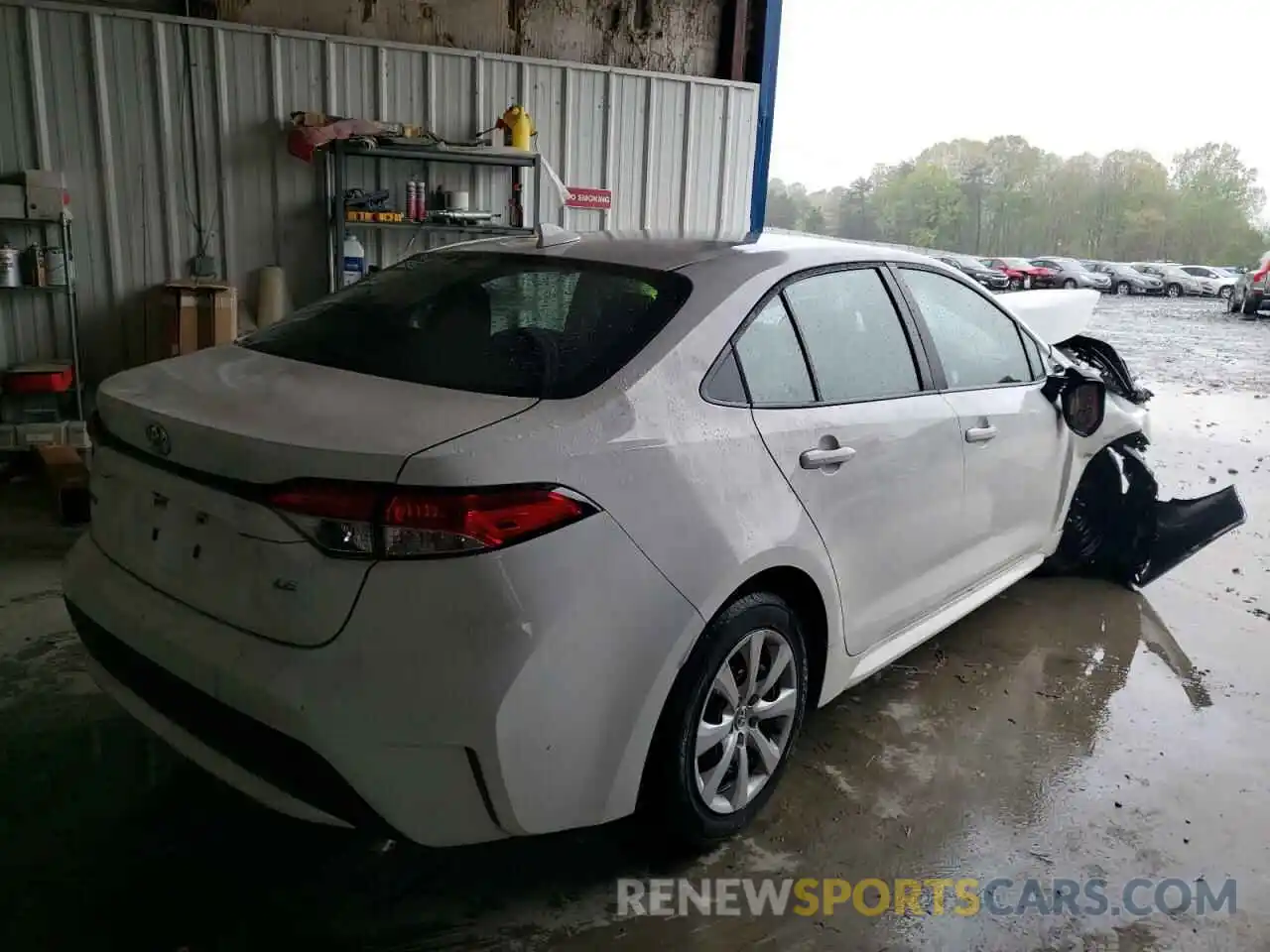 4 Photograph of a damaged car 5YFEPRAE4LP121432 TOYOTA COROLLA 2020