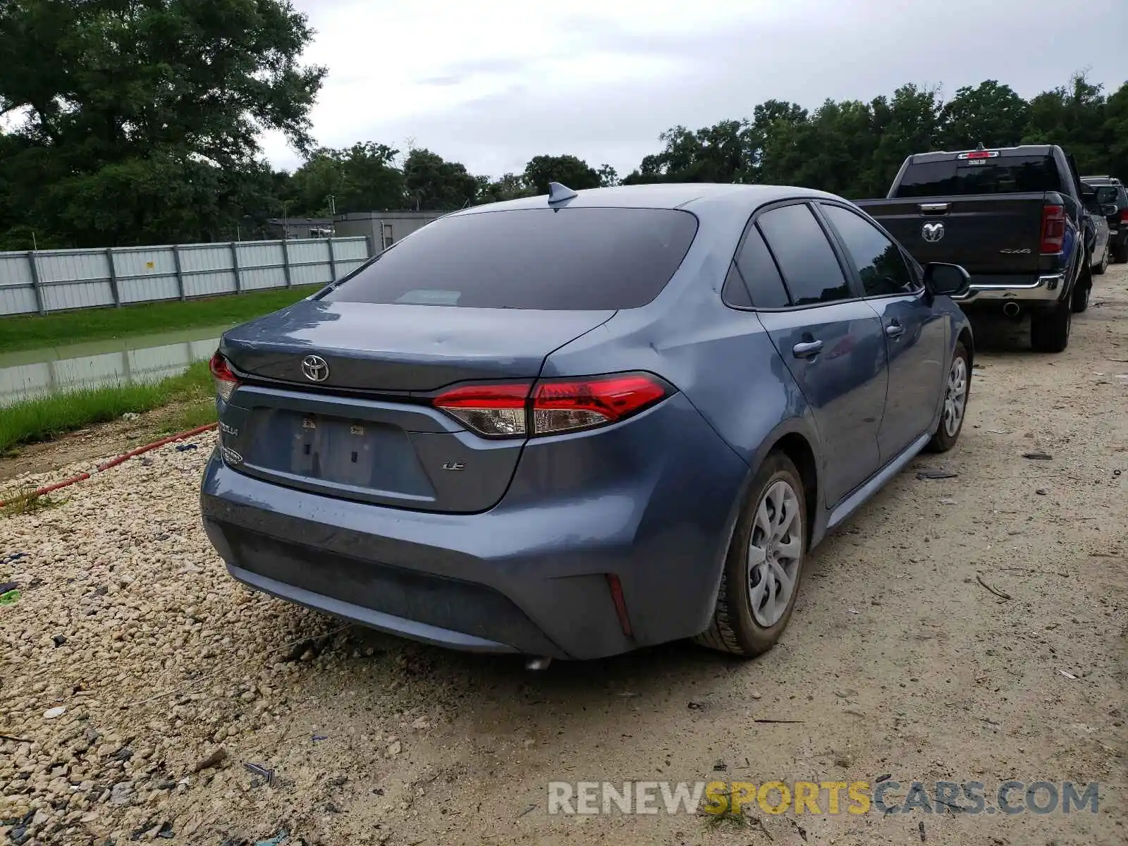 4 Photograph of a damaged car 5YFEPRAE4LP126923 TOYOTA COROLLA 2020