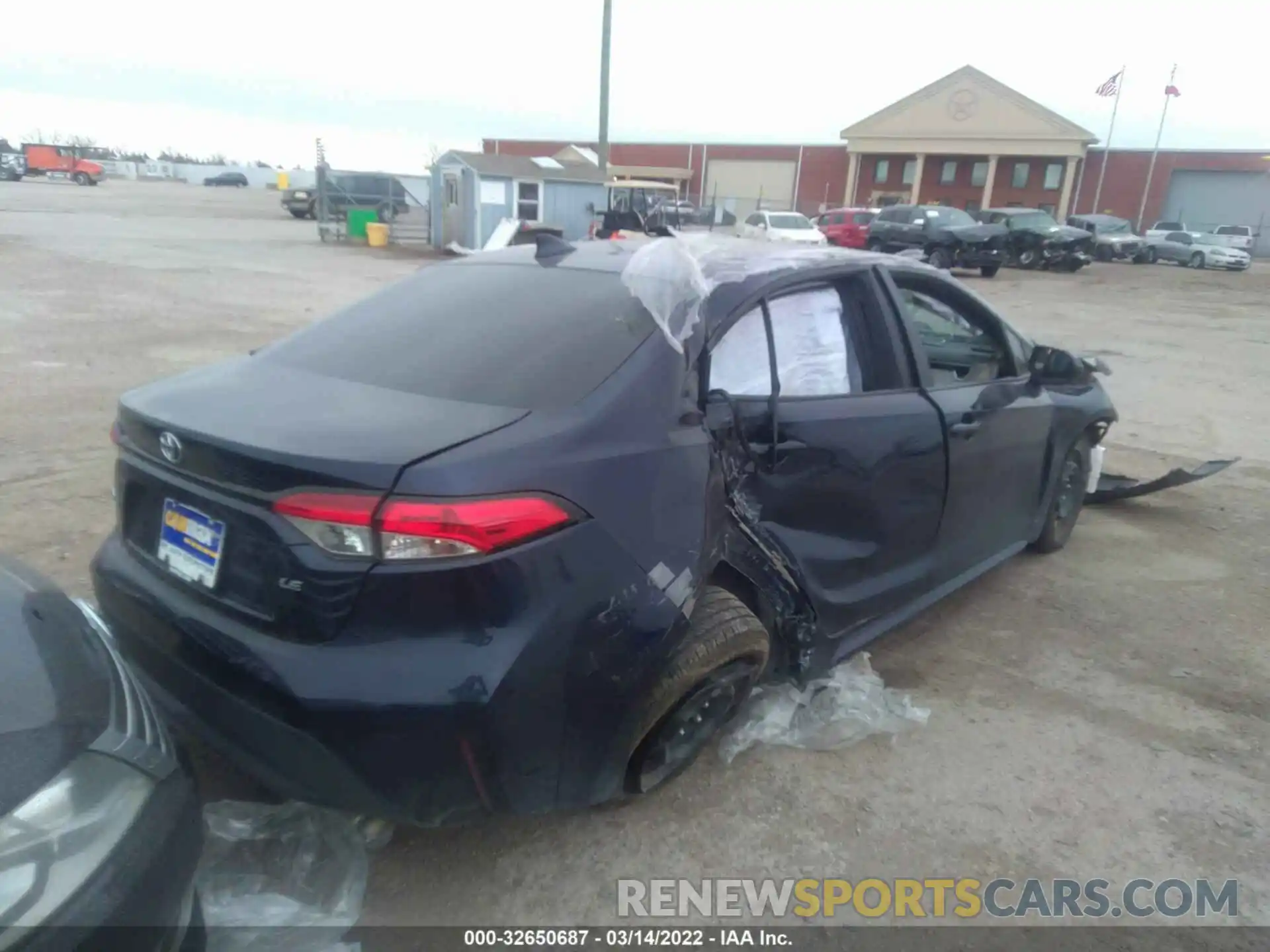 4 Photograph of a damaged car 5YFEPRAE4LP127067 TOYOTA COROLLA 2020