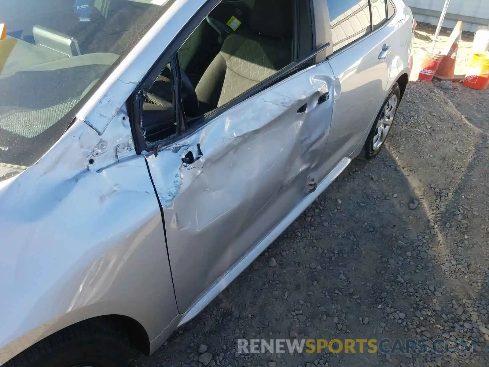 9 Photograph of a damaged car 5YFEPRAE4LP129305 TOYOTA COROLLA 2020