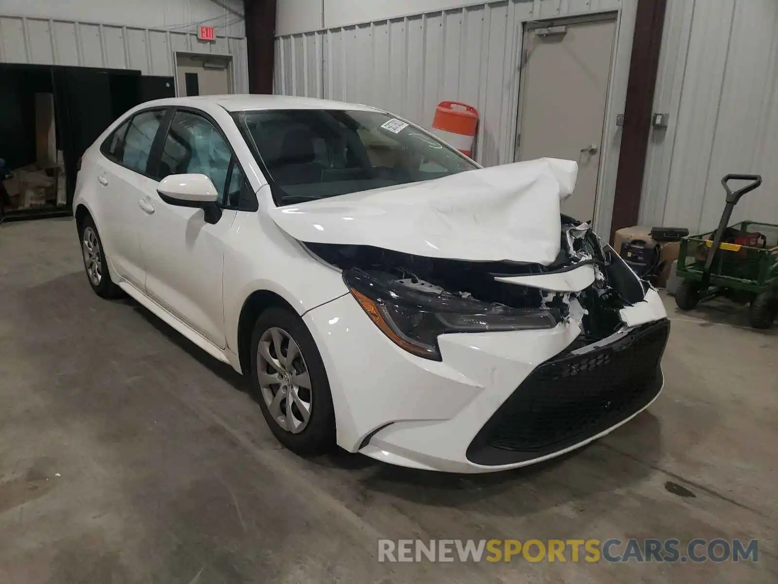 1 Photograph of a damaged car 5YFEPRAE4LP131135 TOYOTA COROLLA 2020