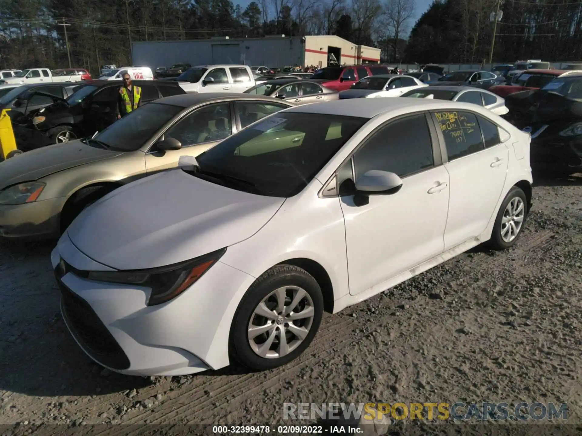 2 Photograph of a damaged car 5YFEPRAE4LP132365 TOYOTA COROLLA 2020